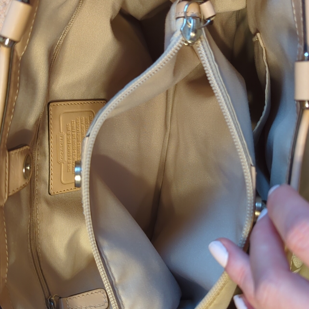 Coach bag๐ฅ๐ฅ๐ฅ - Picture 8 of 9